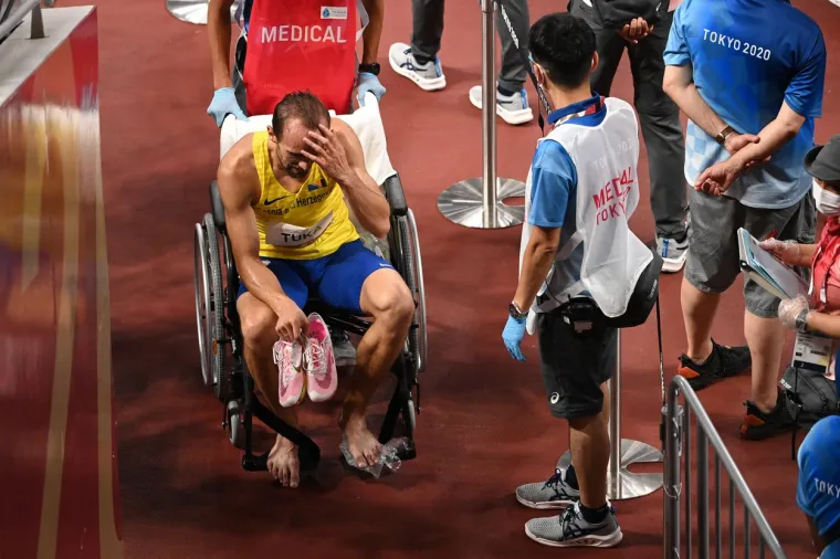 Bosanski atletičar završio utrku na šestom mjestu pa sa staze otišao u kolicima