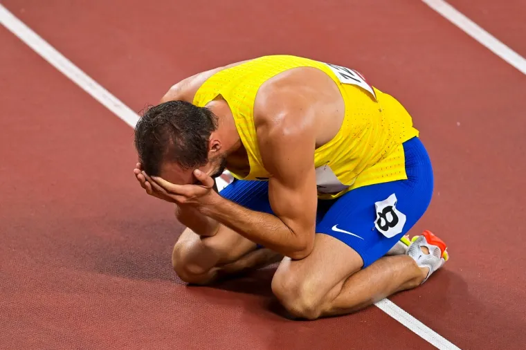 Bosanski atletičar završio utrku na šestom mjestu pa sa staze otišao u kolicima
