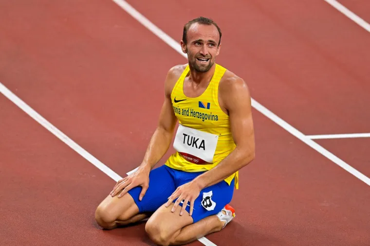 Bosanski atletičar završio utrku na šestom mjestu pa sa staze otišao u kolicima