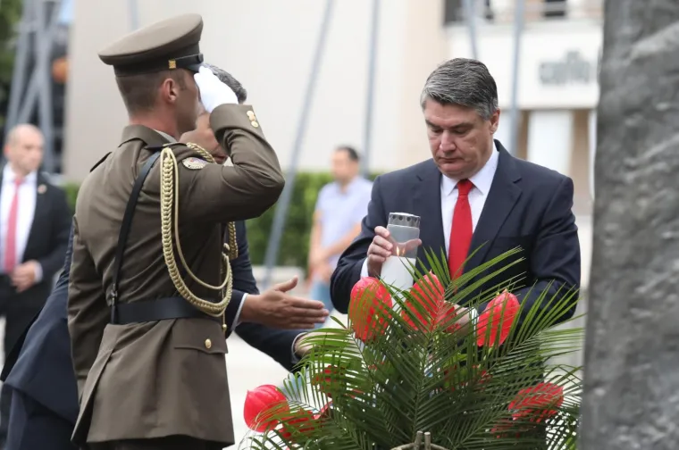 Polaganje vijenaca kod spomenika Hrvatske Pobjede Oluja 95.