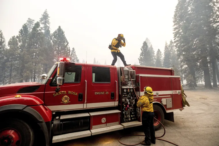 Golemi požar koji već tri tjedna pusto&scaron;i Kalifornijom je noćas progutao cijeli jedan grad