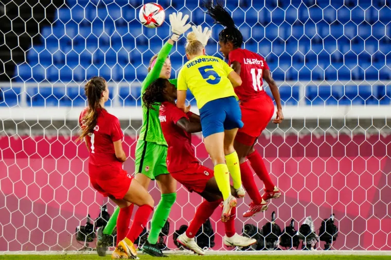 Kanadske nogometa&scaron;ice se upisale u povijest, pogledajte kako su proslavile zlato na Igrama