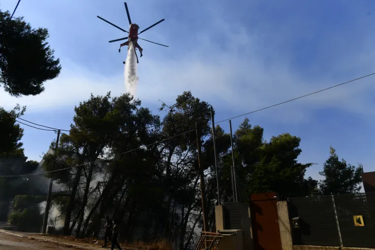 Prve žrtve požara u Grčkoj - predsjednik komore i mladi vatrogasac na kojeg je pao stup od struje. 'Ovo je apokalipsa!'