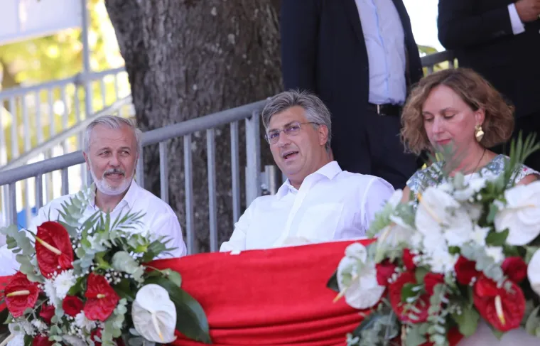 Premijer Andrej Plenković utrku je gledao u društvu Ante Sanadera.