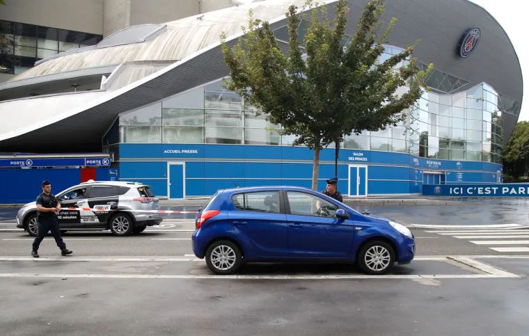 Messi ludilo zavladalo Parizom: Nije jo&scaron; ni do&scaron;ao, a navijači u transu se okupljaju; Noćima ne spavaju