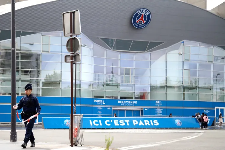 Messi ludilo zavladalo Parizom: Nije jo&scaron; ni do&scaron;ao, a navijači u transu se okupljaju; Noćima ne spavaju