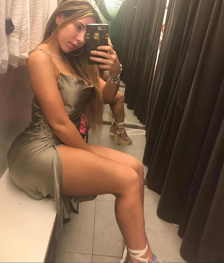 Zanimljivo, na Only Fansu je otvorila dva profila, jedan potpuno besplatan, ali je s godinama na ovom drugom stekla otprilike 400 tisuća pratitelja.