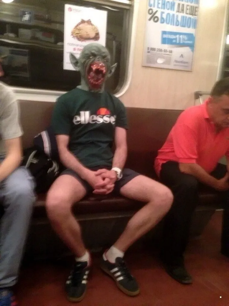 Javni prijevoz očito je omiljeno okupljali&scaron;te svih čudaka, ovakvi prizori ne mogu se vidjeti ni u Zoni sumraka