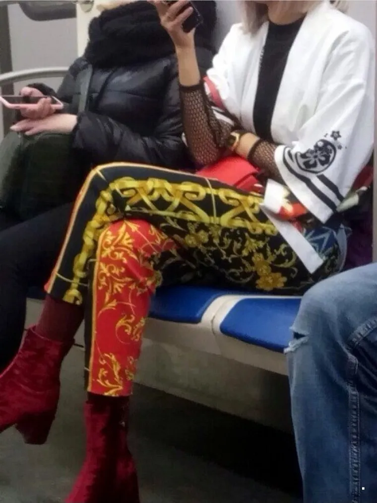 Javni prijevoz očito je omiljeno okupljali&scaron;te svih čudaka, ovakvi prizori ne mogu se vidjeti ni u Zoni sumraka