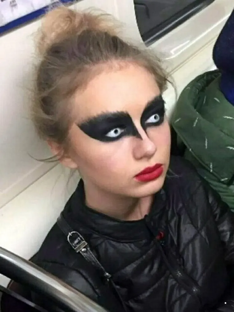 Javni prijevoz očito je omiljeno okupljali&scaron;te svih čudaka, ovakvi prizori ne mogu se vidjeti ni u Zoni sumraka