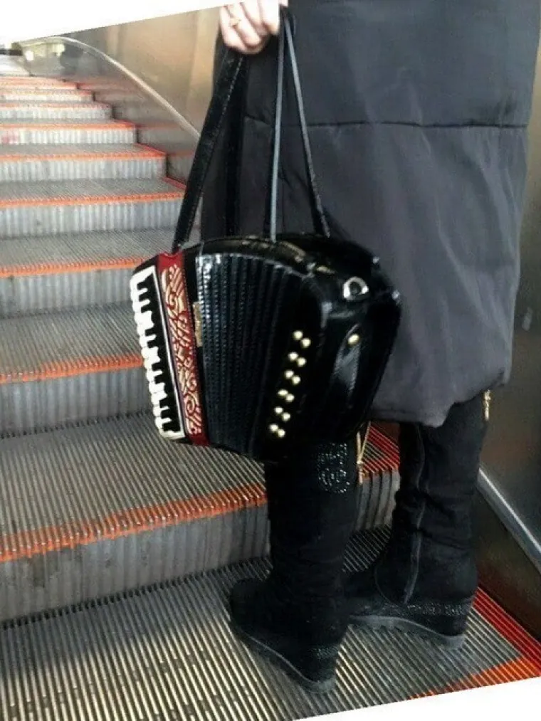 Javni prijevoz očito je omiljeno okupljali&scaron;te svih čudaka, ovakvi prizori ne mogu se vidjeti ni u Zoni sumraka