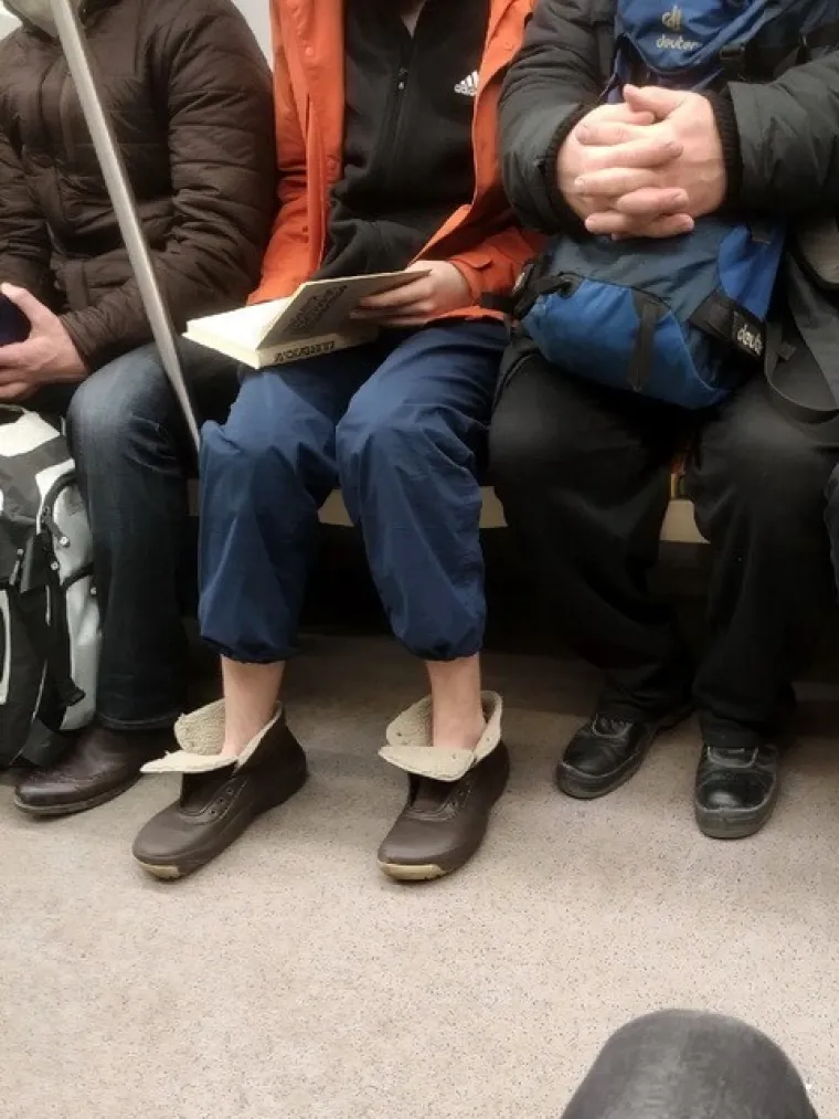 Javni prijevoz očito je omiljeno okupljali&scaron;te svih čudaka, ovakvi prizori ne mogu se vidjeti ni u Zoni sumraka