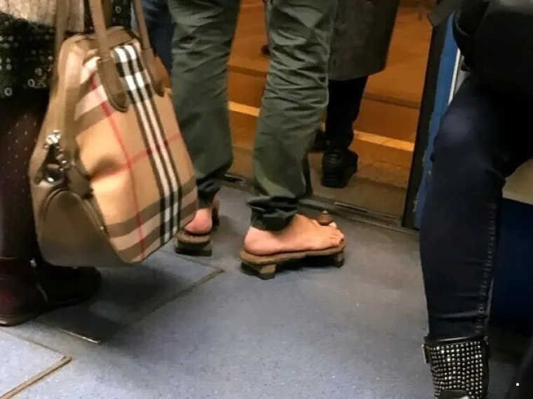 Javni prijevoz očito je omiljeno okupljali&scaron;te svih čudaka, ovakvi prizori ne mogu se vidjeti ni u Zoni sumraka