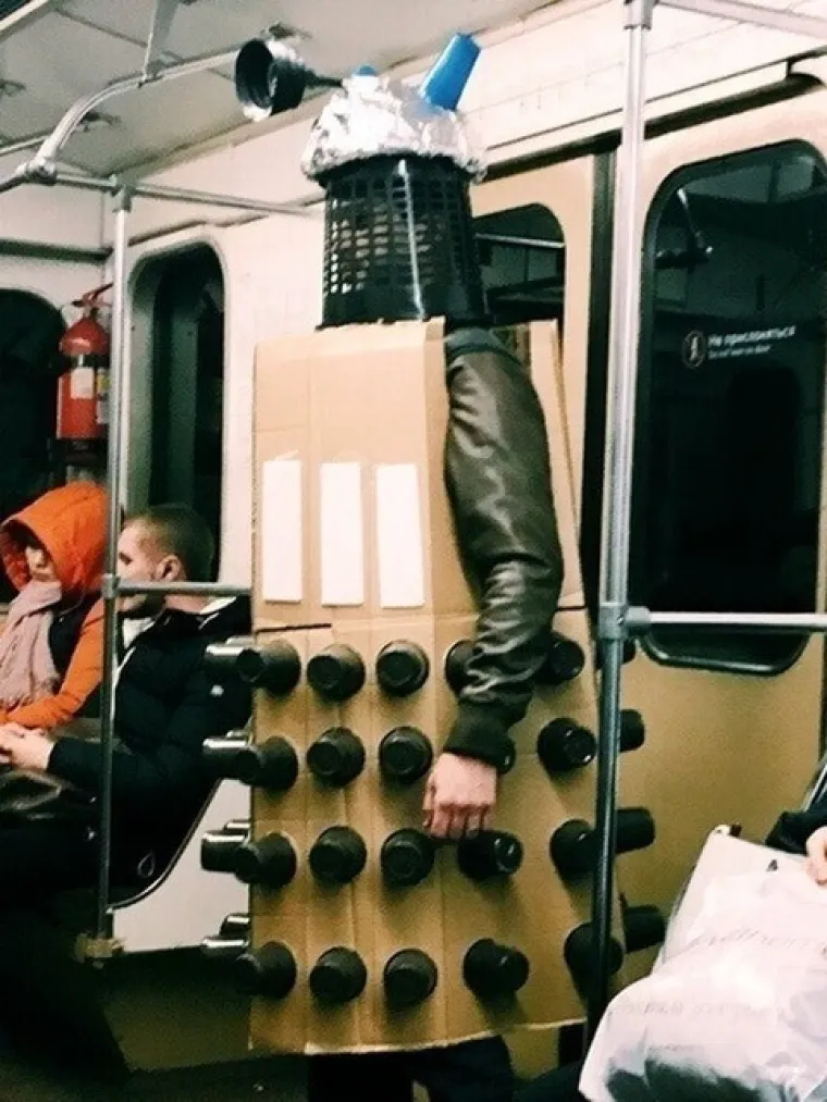 Javni prijevoz očito je omiljeno okupljali&scaron;te svih čudaka, ovakvi prizori ne mogu se vidjeti ni u Zoni sumraka