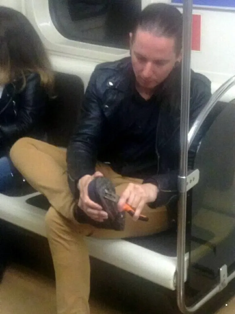 Javni prijevoz očito je omiljeno okupljali&scaron;te svih čudaka, ovakvi prizori ne mogu se vidjeti ni u Zoni sumraka