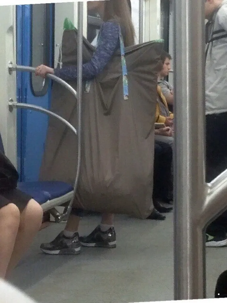 Javni prijevoz očito je omiljeno okupljali&scaron;te svih čudaka, ovakvi prizori ne mogu se vidjeti ni u Zoni sumraka