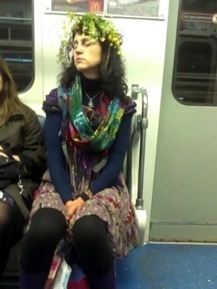 Javni prijevoz očito je omiljeno okupljali&scaron;te svih čudaka, ovakvi prizori ne mogu se vidjeti ni u Zoni sumraka