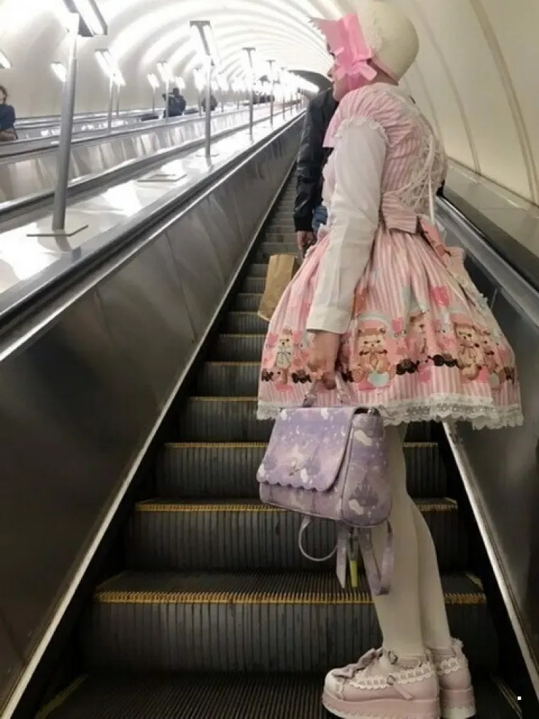 Javni prijevoz očito je omiljeno okupljali&scaron;te svih čudaka, ovakvi prizori ne mogu se vidjeti ni u Zoni sumraka