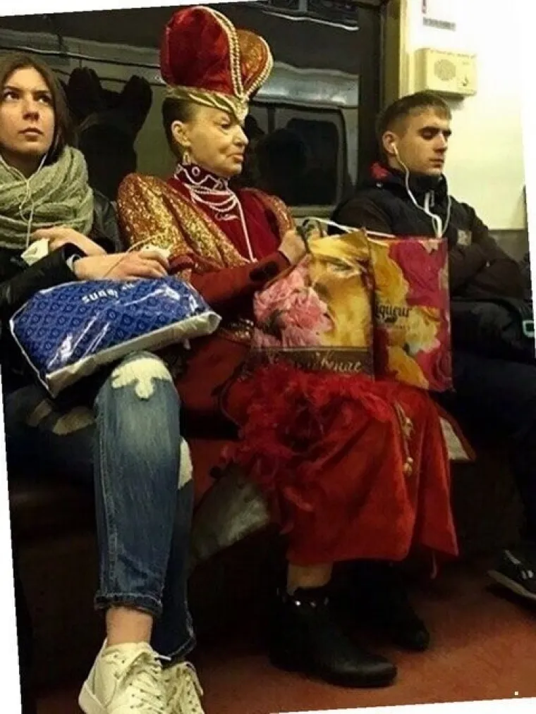 Javni prijevoz očito je omiljeno okupljali&scaron;te svih čudaka, ovakvi prizori ne mogu se vidjeti ni u Zoni sumraka