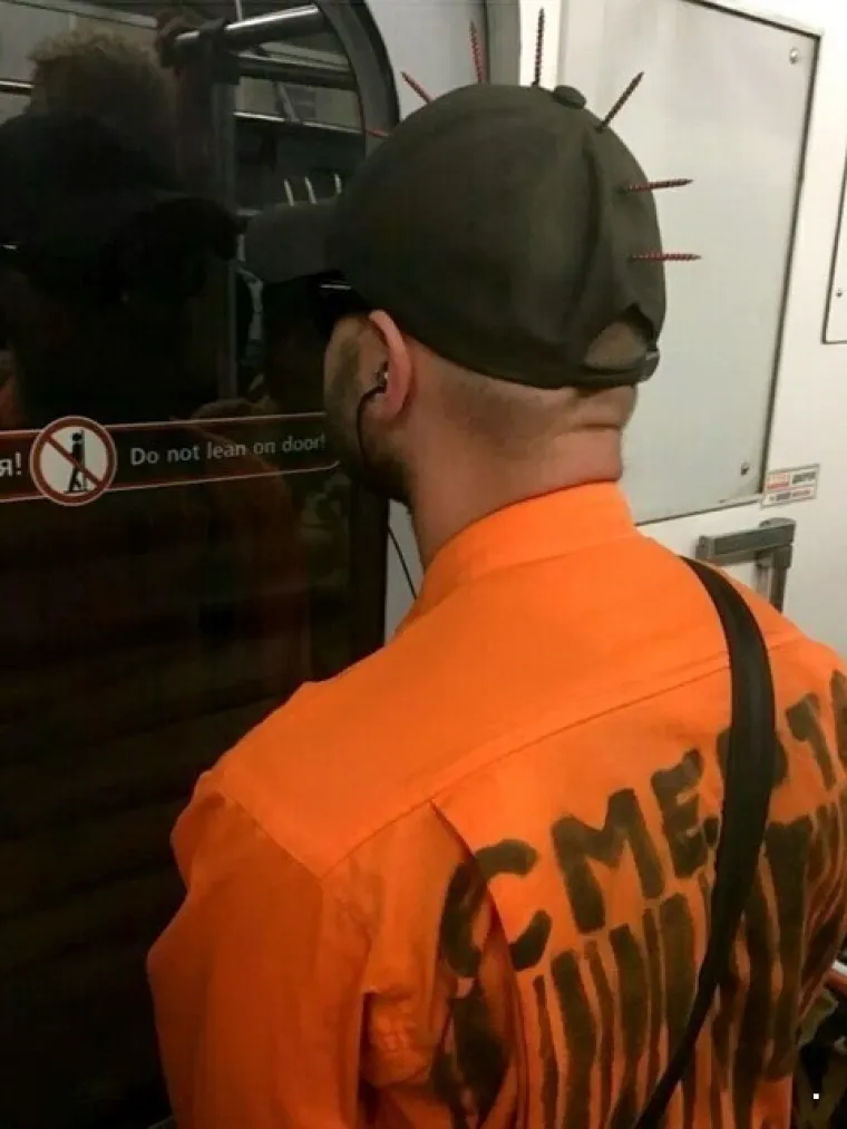 Javni prijevoz očito je omiljeno okupljali&scaron;te svih čudaka, ovakvi prizori ne mogu se vidjeti ni u Zoni sumraka