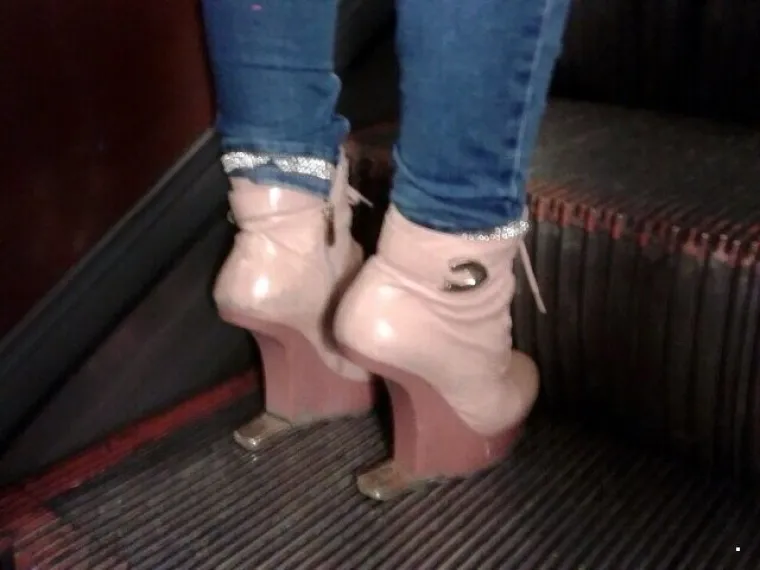 Javni prijevoz očito je omiljeno okupljali&scaron;te svih čudaka, ovakvi prizori ne mogu se vidjeti ni u Zoni sumraka