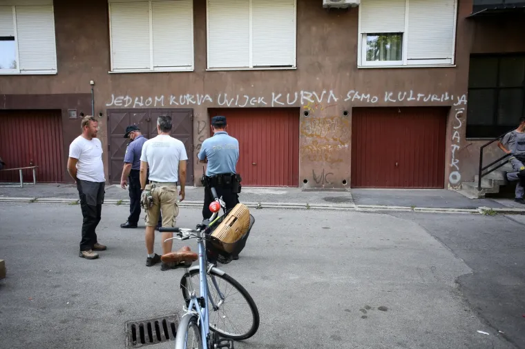 Pobuna stanara na zagrebačkoj Knežiji, posla je imala i policija: 'Ne damo im da postave oda&scaron;iljač na na&scaron;u zgradu. To je kriminal!'