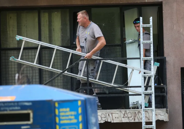 Pobuna stanara na zagrebačkoj Knežiji, posla je imala i policija: 'Ne damo im da postave oda&scaron;iljač na na&scaron;u zgradu. To je kriminal!'