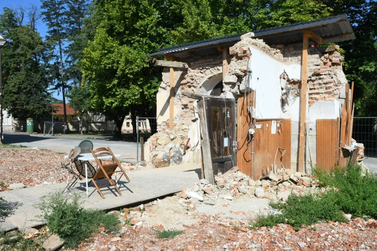 Petrinjci su ljuti zbog spore obnove centra grada nakon potresa