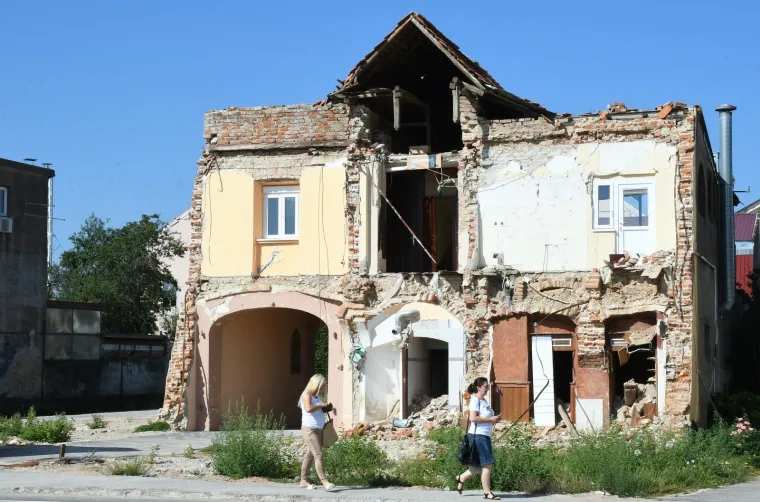 Petrinjci su ljuti zbog spore obnove centra grada nakon potresa