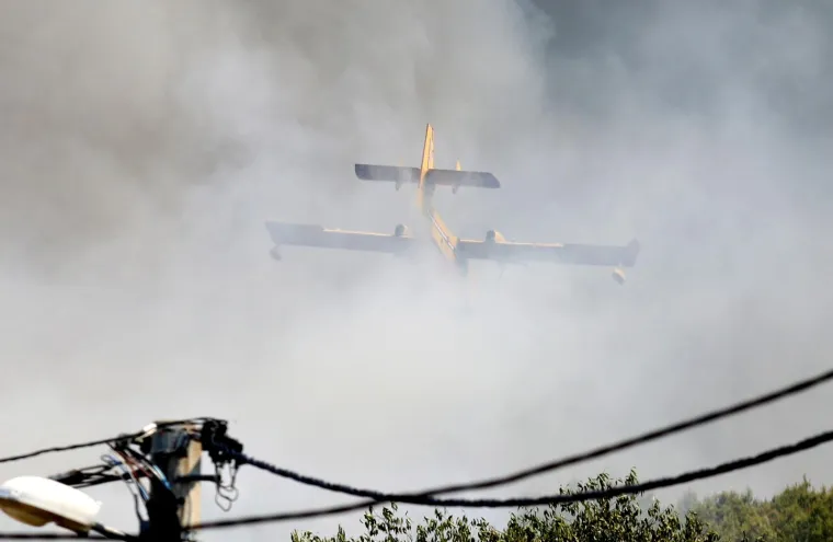 Velike vatrogasne snage angažirane su na ga&scaron;enju požara kod Vrpolja