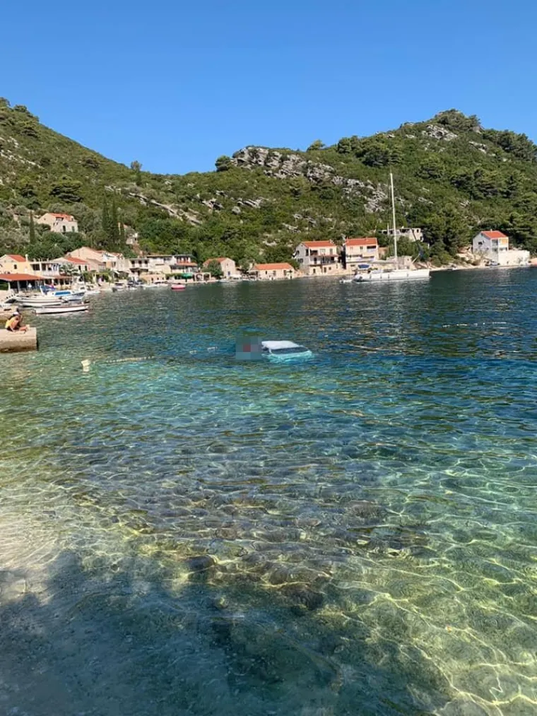 Velika tragedija na Mljetu: Dvije osobe su s autom sletjele u more, smrtno stradala mu&scaron;ka osoba