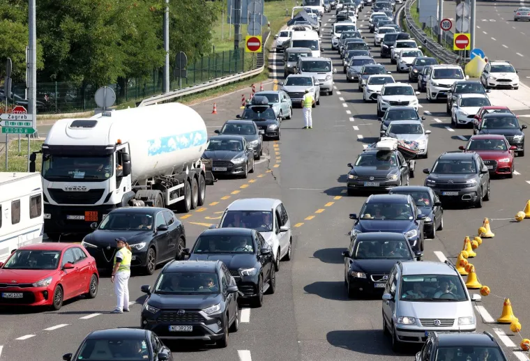 Gužva na naplatnoj postaji Lučko