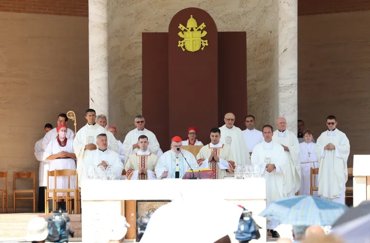 Diljem zemlje slave se svete mise povodom Velike Gospe