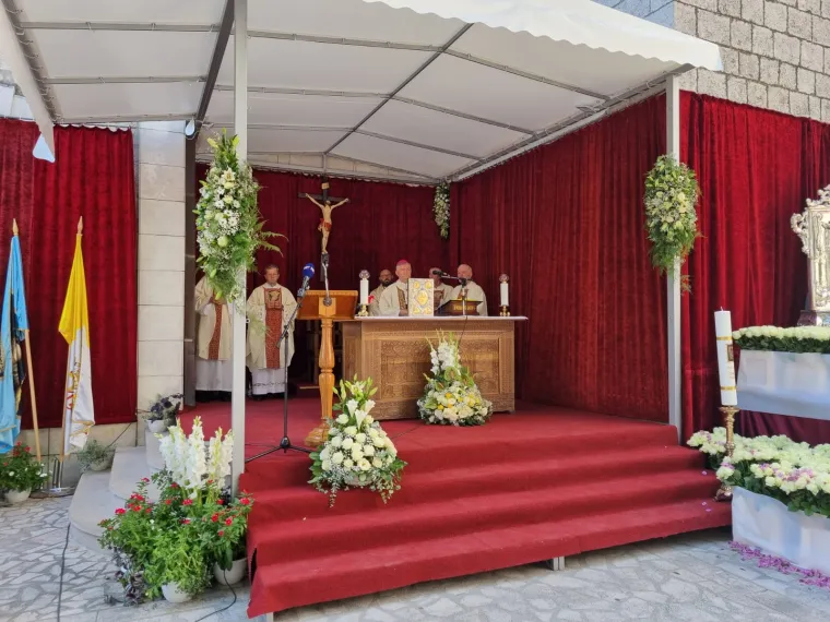 Diljem zemlje slave se svete mise povodom Velike Gospe