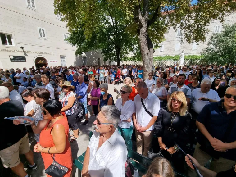 Diljem zemlje slave se svete mise povodom Velike Gospe