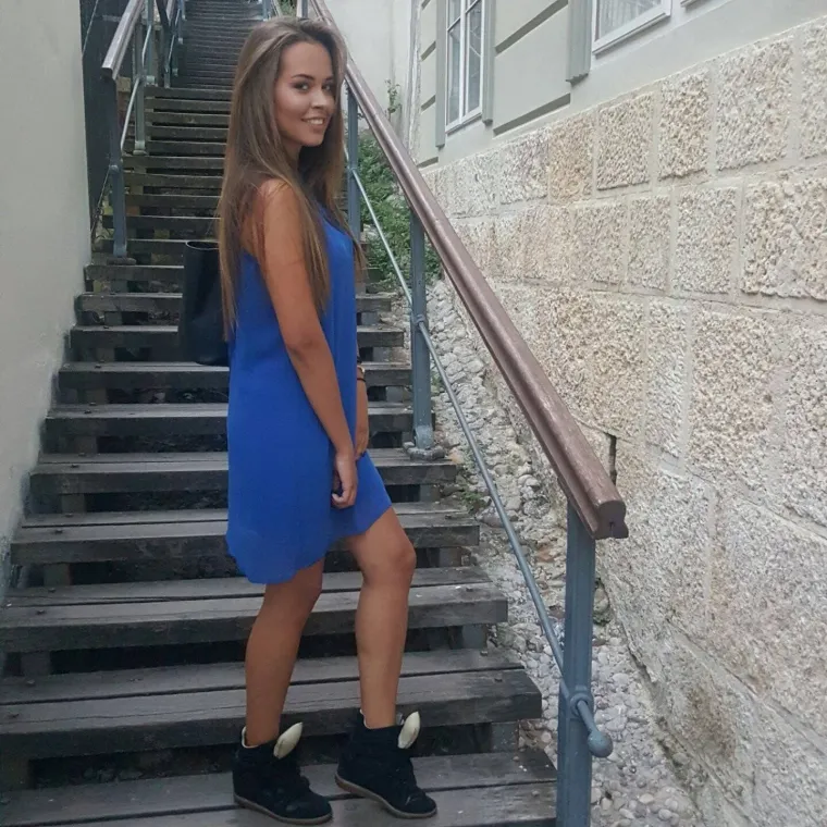 Izgubila je majku kao beba i preživjela tešku prometnu nesreću: Danas ima 21 i svi se slažu da je mamina kopija