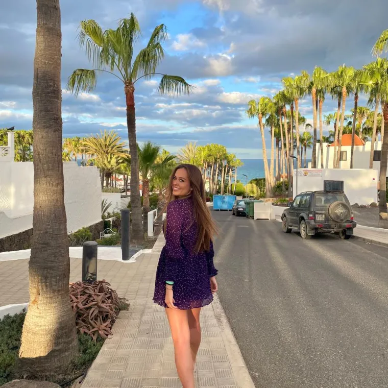 Izgubila je majku kao beba i preživjela te&scaron;ku prometnu nesreću: Danas ima 21 i svi se slažu da je mamina kopija