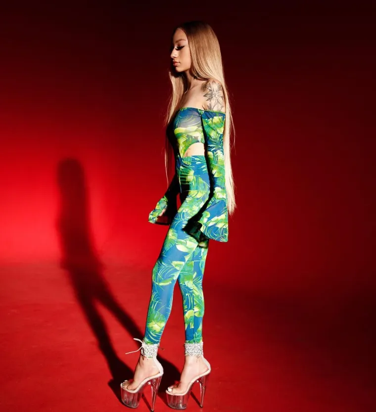 Ima samo 18 godina i već spominje odlazak u mirovinu: Tipovi su ludi za njom, u samo &scaron;est sati su joj poslali preko milijun dolara