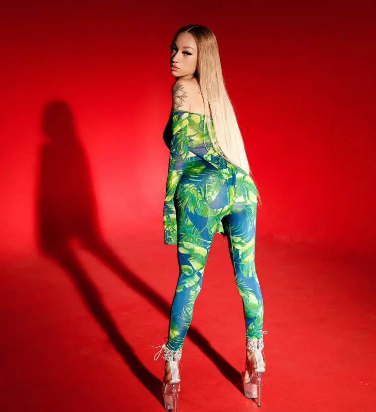 Ima samo 18 godina i već spominje odlazak u mirovinu: Tipovi su ludi za njom, u samo &scaron;est sati su joj poslali preko milijun dolara