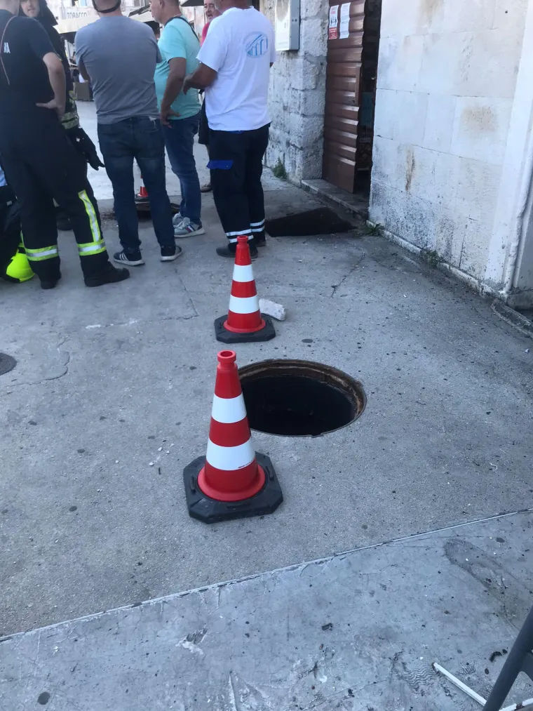 &Scaron;ahtovi letjeli po Trogiru