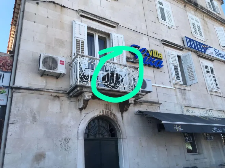 &Scaron;ahtovi letjeli po Trogiru