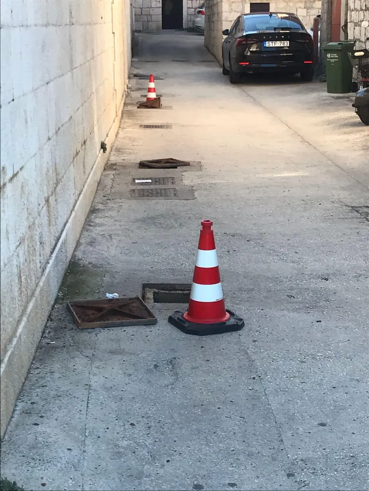 &Scaron;ahtovi letjeli po Trogiru