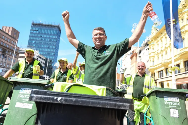 Tradicionalna utrka čistaća na trokolicama održala se u centru Zagreba