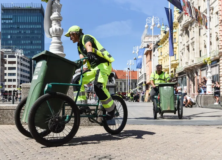 Tradicionalna utrka čistaća na trokolicama održala se u centru Zagreba