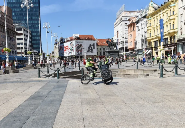 Tradicionalna utrka čistaća na trokolicama održala se u centru Zagreba