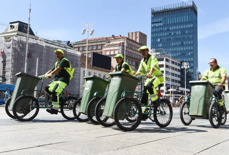 Tradicionalna utrka čistaća na trokolicama održala se u centru Zagreba
