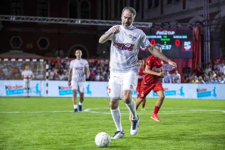 Svjetske nogometne legende zaigrale u Splitu, došli su Figo, Boban, Hierro, Srna...