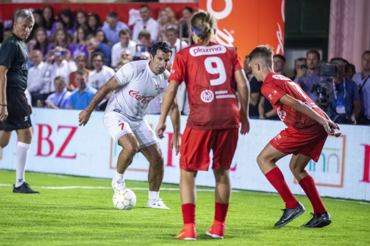 Svjetske nogometne legende zaigrale u Splitu, došli su Figo, Boban, Hierro, Srna...