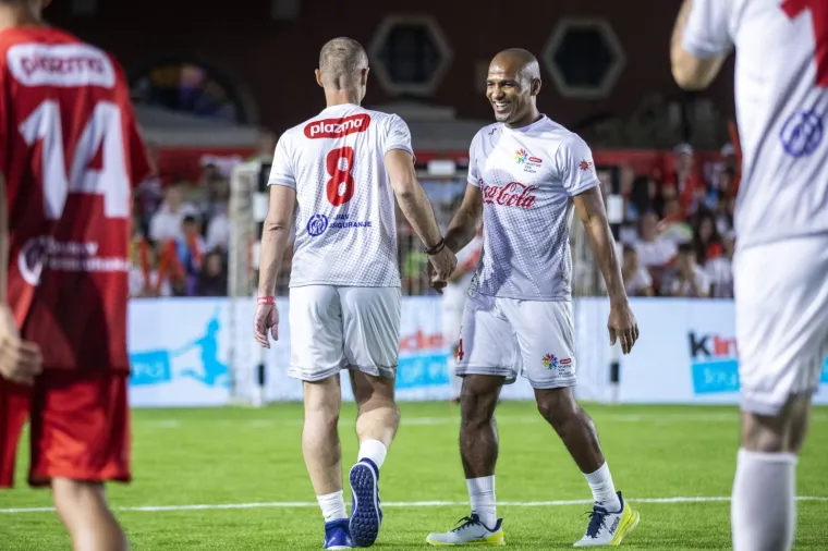 Svjetske nogometne legende zaigrale u Splitu, došli su Figo, Boban, Hierro, Srna...