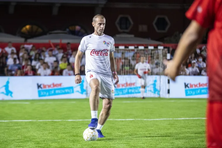 Svjetske nogometne legende zaigrale u Splitu, došli su Figo, Boban, Hierro, Srna...